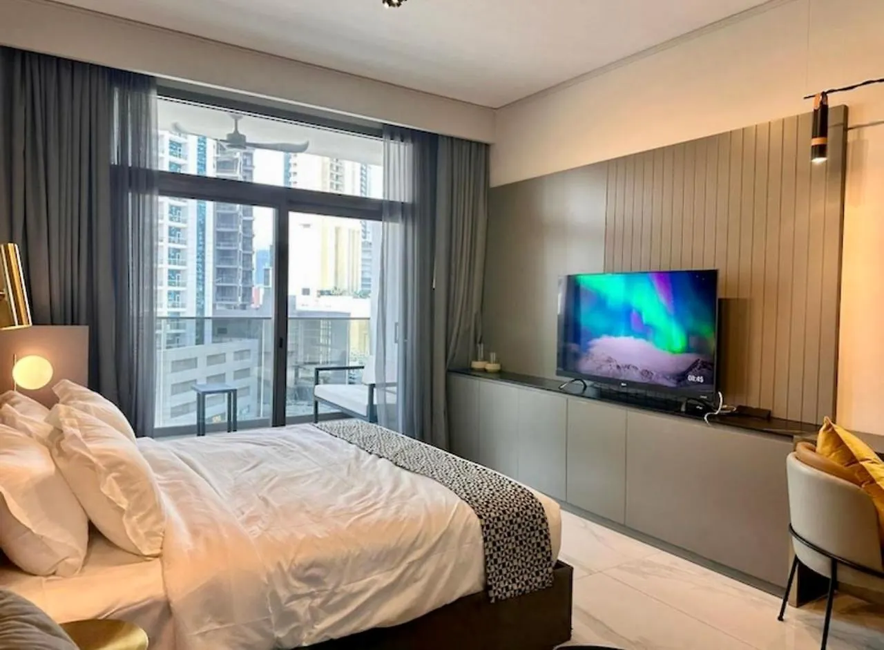 Mag 318 - 3 Min Walk To Dubai Mall - Luxury Studio - Pool & Sls View 0*,  United Arab Emirates